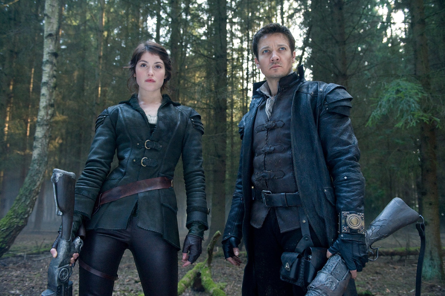 Hansel and Gretel: Witch Hunters (Bilingual) UsedVeryGood