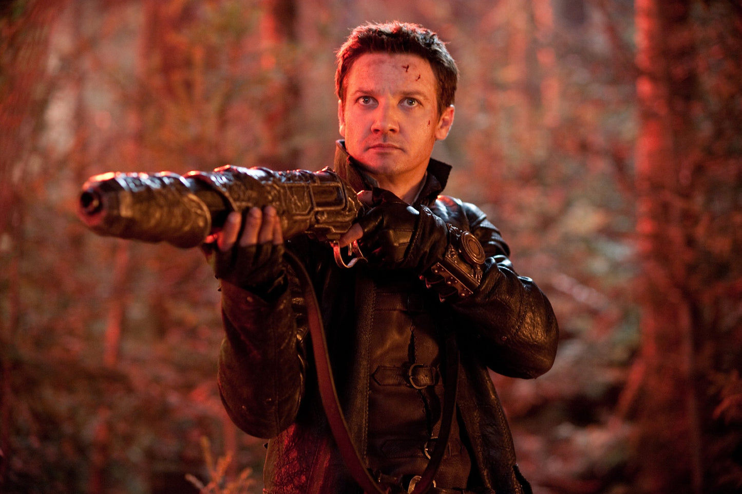 Hansel and Gretel: Witch Hunters (Bilingual) UsedVeryGood