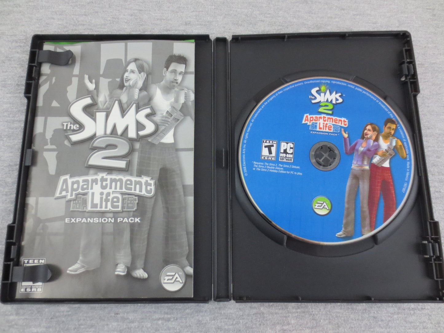 The Sims 2: Apartment Life [video game] - Very Good