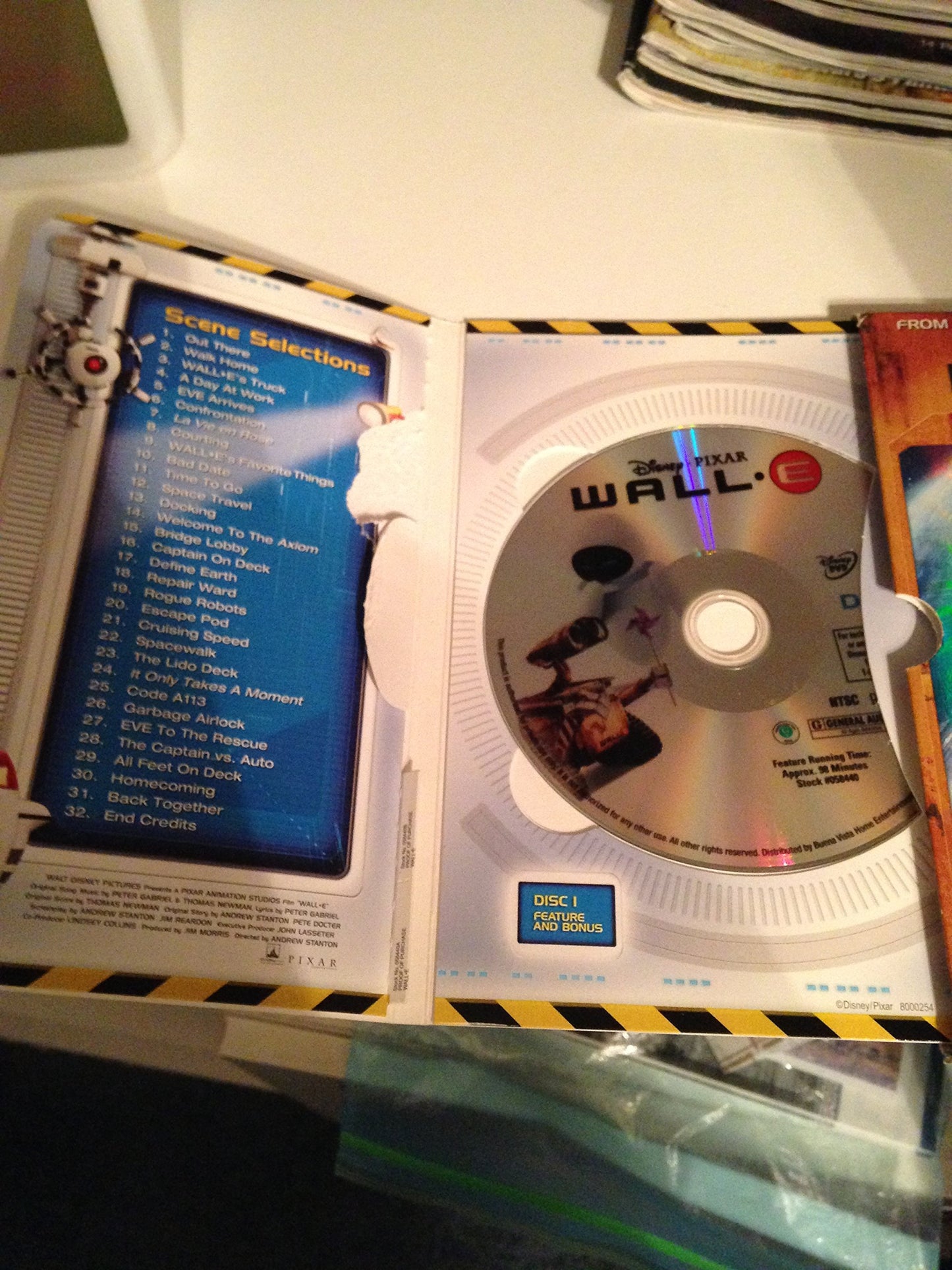 Wall-E (3-Disc Collector's Edition) [2-Disc DVD + Digital Copy] [DVD] - Good