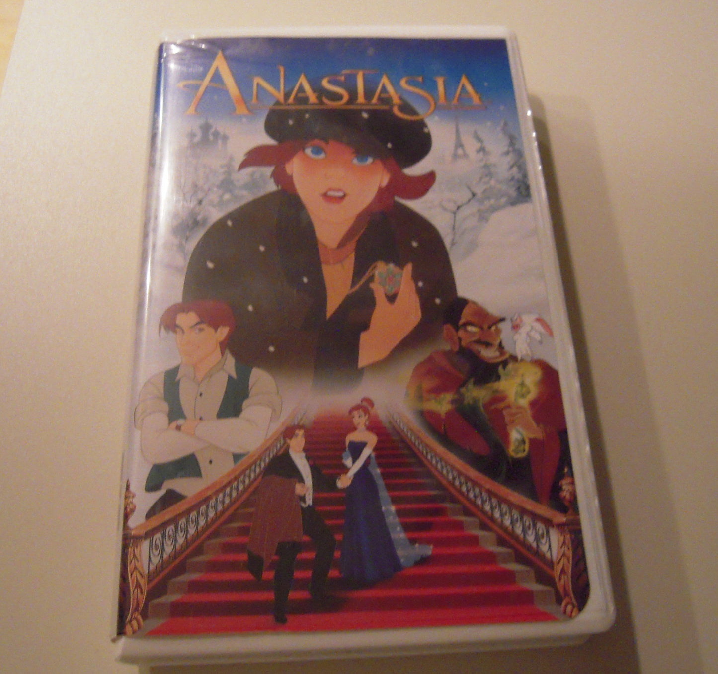 Anastasia (Widescreen/Full Screen) Meg Ryan; John Cusack; Christopher Lloyd; Kelsey Grammer; Hank Azaria; Bernadette Peters; Kirsten Dunst; Angela Lansbury; Rick Jones; Andrea Martin; Glenn Walker Harris Jr.; Debra Mooney; Don Bluth; Gary G.. - Very Good