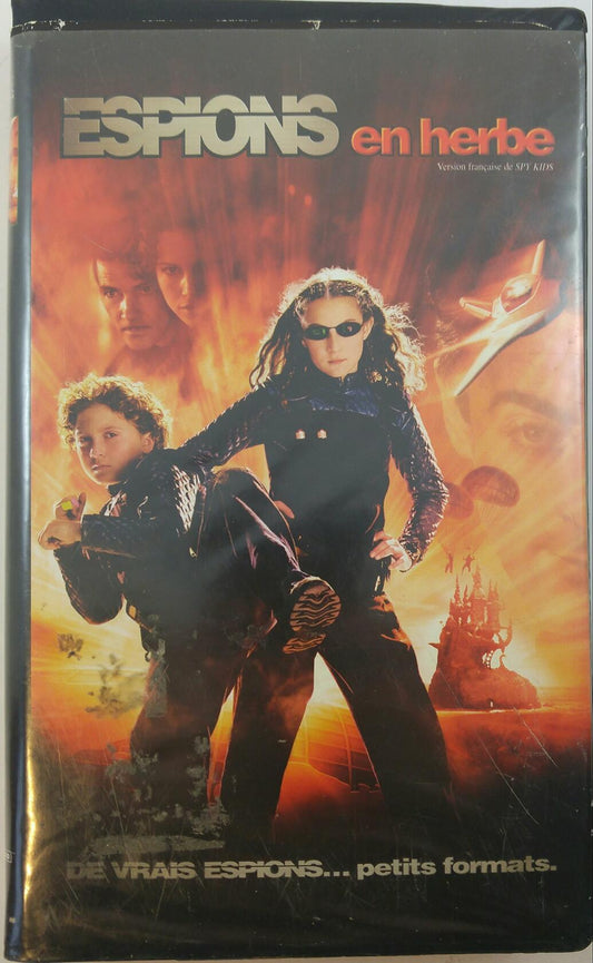 Espions En Herbe [VHS Tape] - Very Good