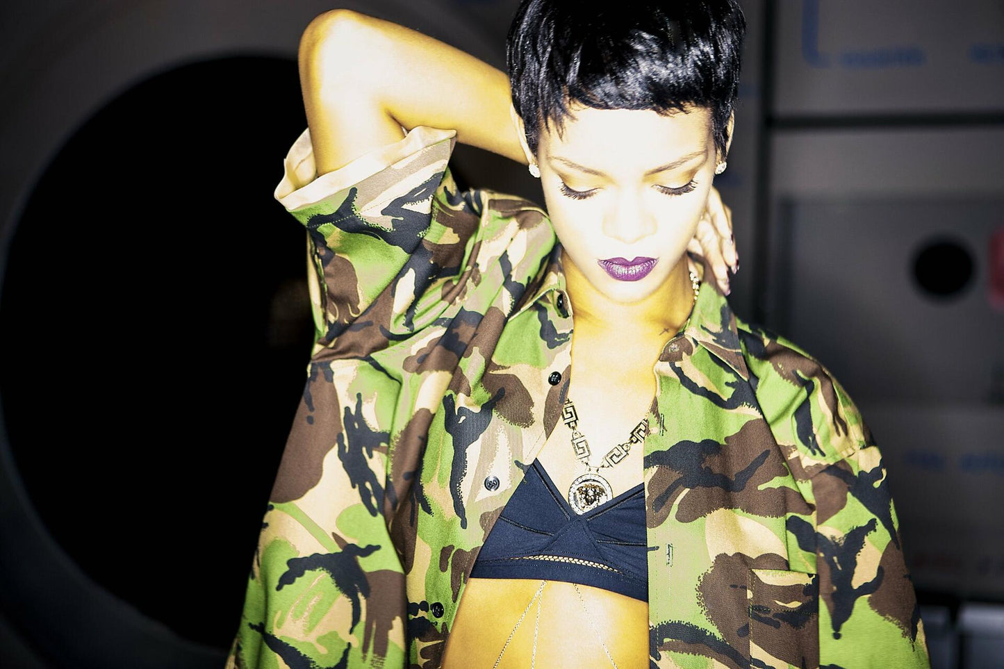 Unapologetic (Deluxe CD+DVD) [Audio CD] Rihanna - Acceptable