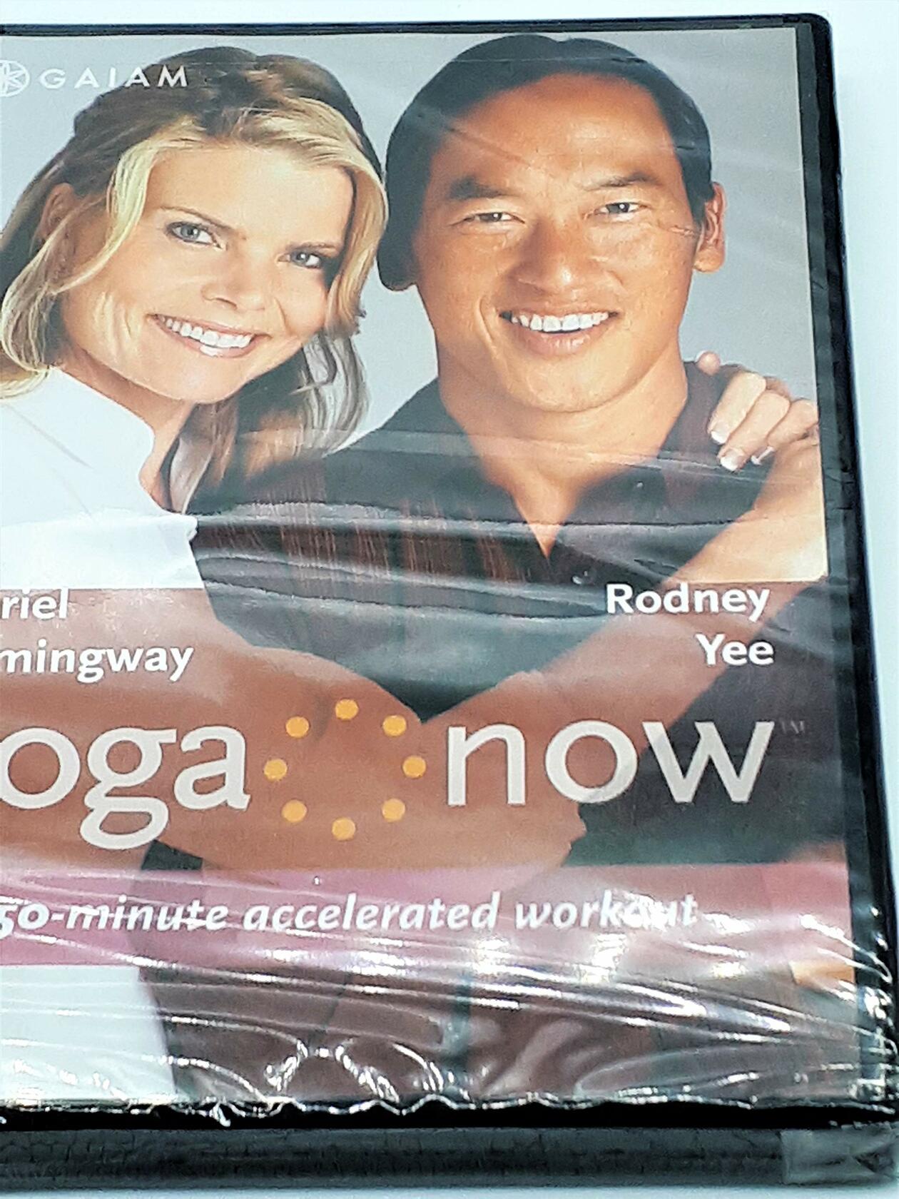 Yoga Now Mariel Hemingway and Rodney Yee 50 Minute Accelerated workout [Unknown Binding]