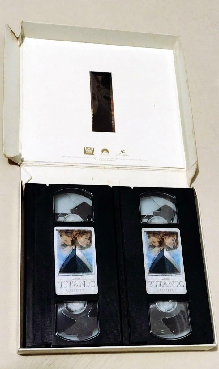 Titanic (Widescreen) (Bilingual) [Import] [DVD] - Very Good