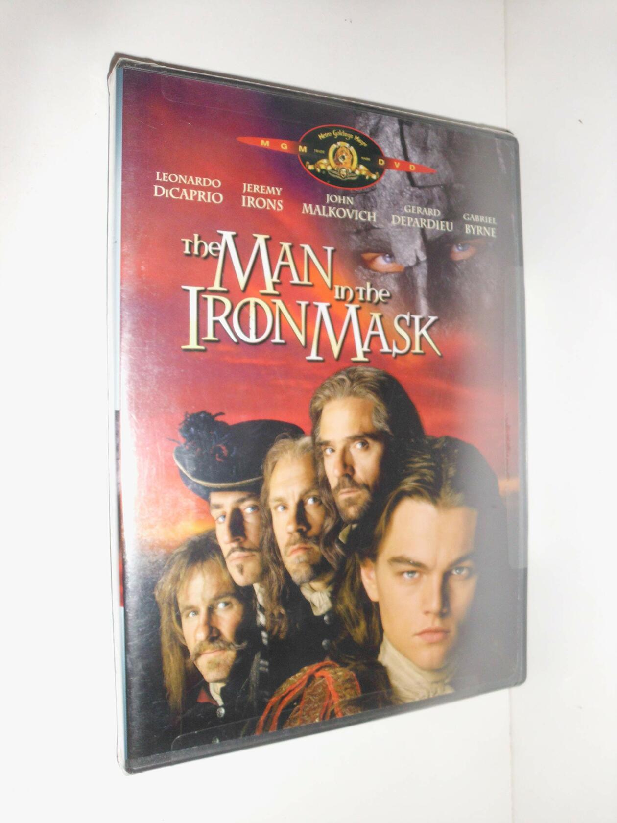 The Man in the Iron Mask [DVD] - Very Good
