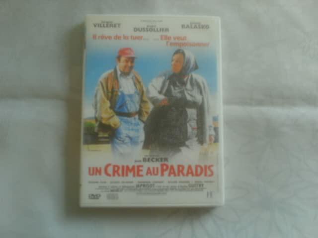 Un crime au paradis [Paperback] - Very Good