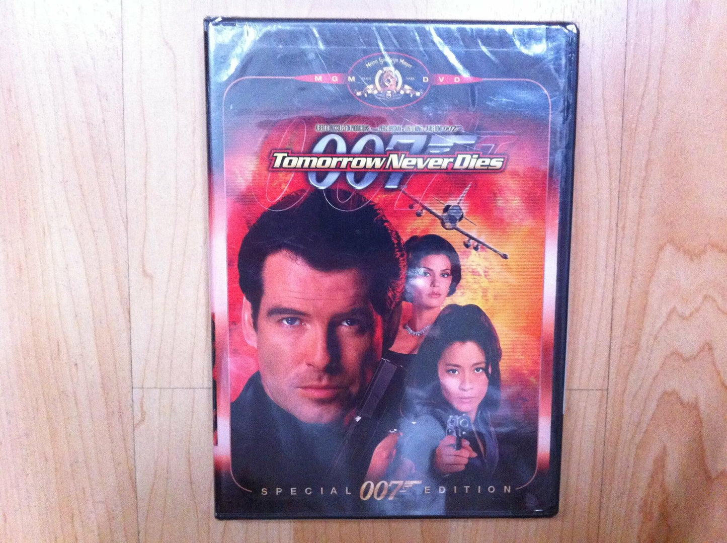 Tomorrow Never Dies (Widescreen) (Sous-titres français) [Import] - Very Good