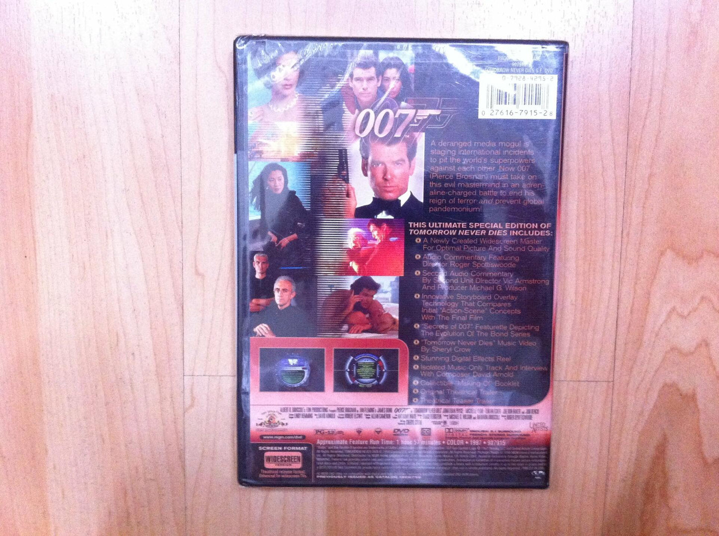 Tomorrow Never Dies (Widescreen) (Sous-titres français) [Import] - Very Good
