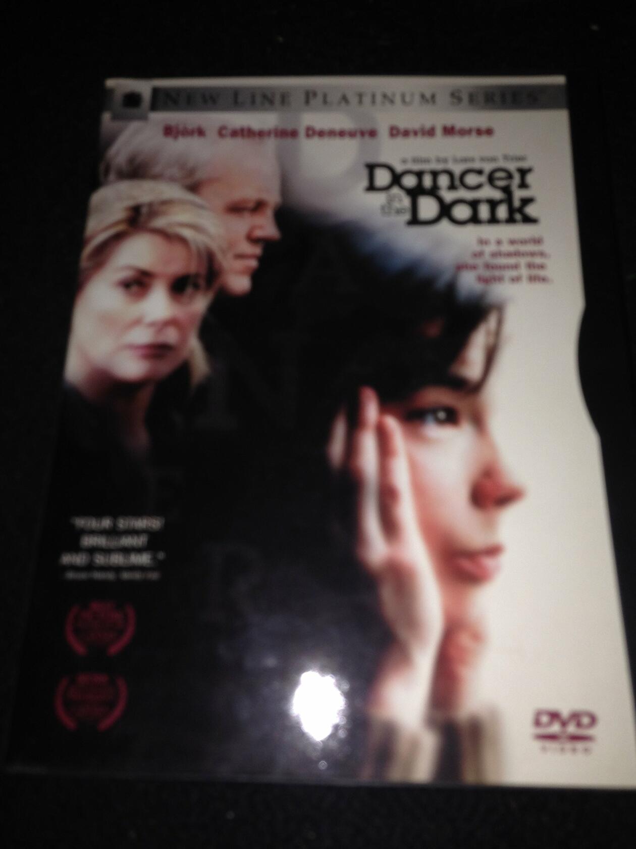 Dancer in the Dark (Widescreen) [DVD] - Very Good