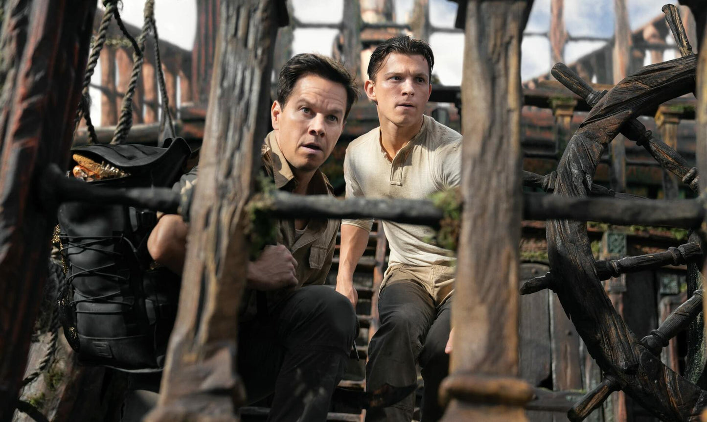 Uncharted (bilingual) [DVD] - Very Good