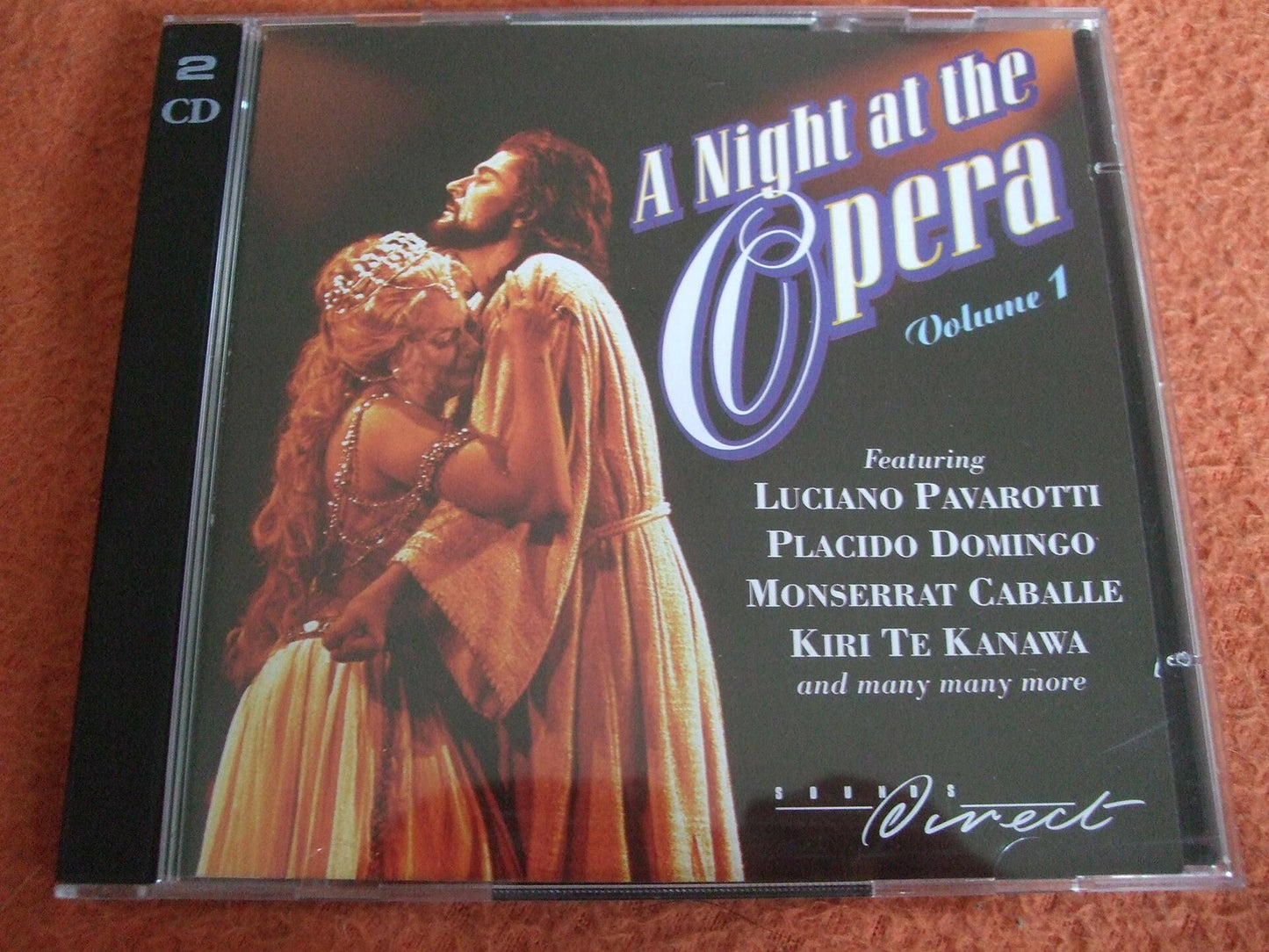 A Night At the Opera with Luciano Pavarotti [Audio CD] - Very Good
