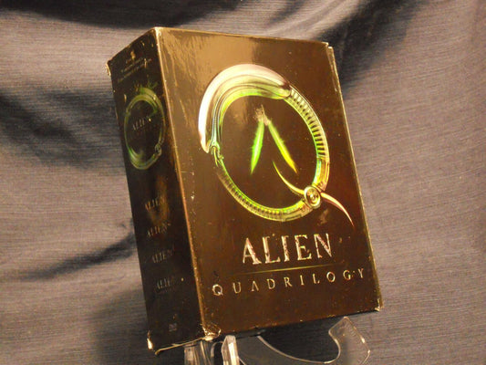 Alien Quadrilogy (Alien / Aliens / Alien 3 / Alien Resurrection) [DVD] - Very Good